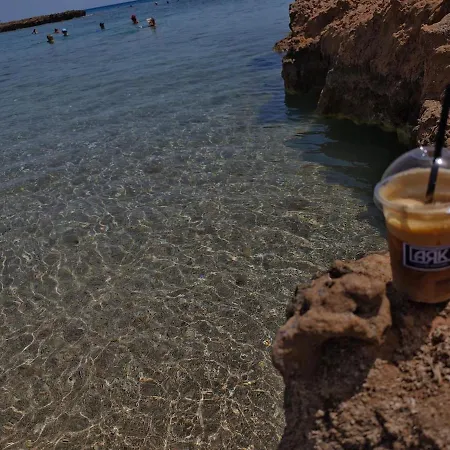 New Premium Seaside Pool Protaras - Pernera