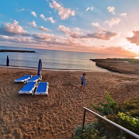 New Premium Seaside Pool Protaras - Pernera 帕拉利米尼